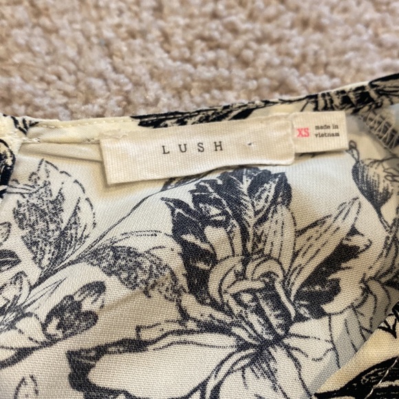 Lush dress - Picture 5 of 5